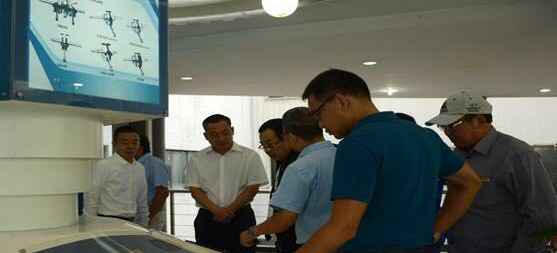 涪陵区委书记及宗申产业集团董事局主席莅临yl23455永利参观指导(图2)