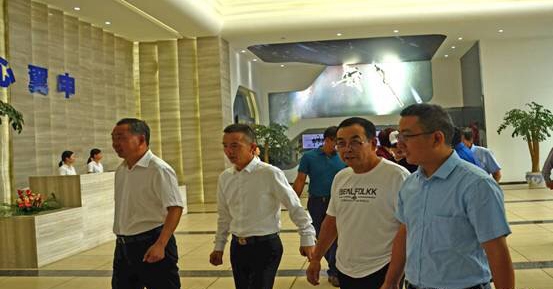 涪陵区委书记及宗申产业集团董事局主席莅临yl23455永利参观指导(图1)