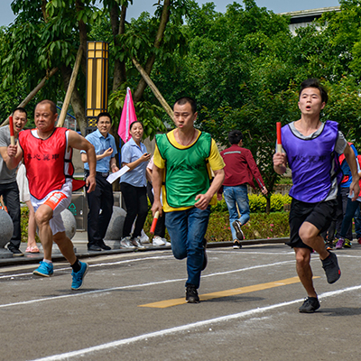 100米接力赛(图1)